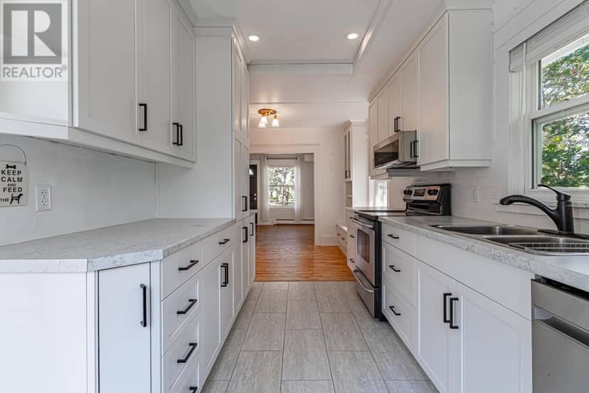 219 NORTH RIVER Road — photo 6 of 29