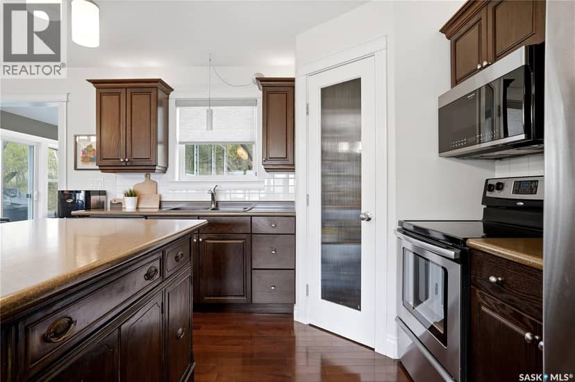 115 Cedar CRESCENT — photo 18 of 40