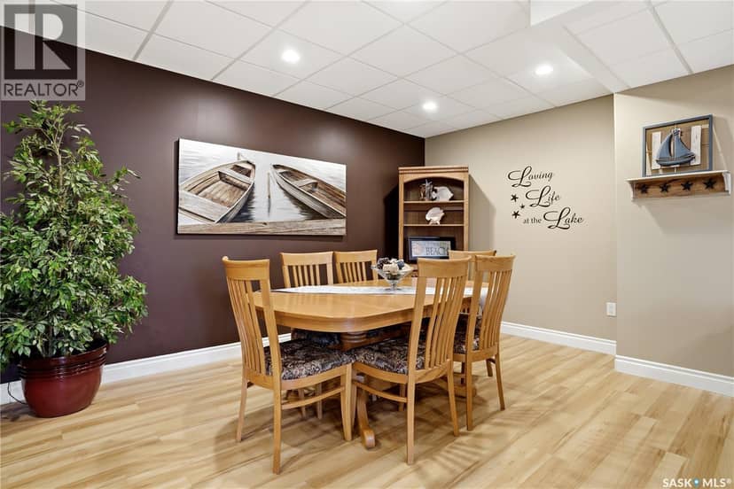 115 Cedar CRESCENT — photo 5 of 40