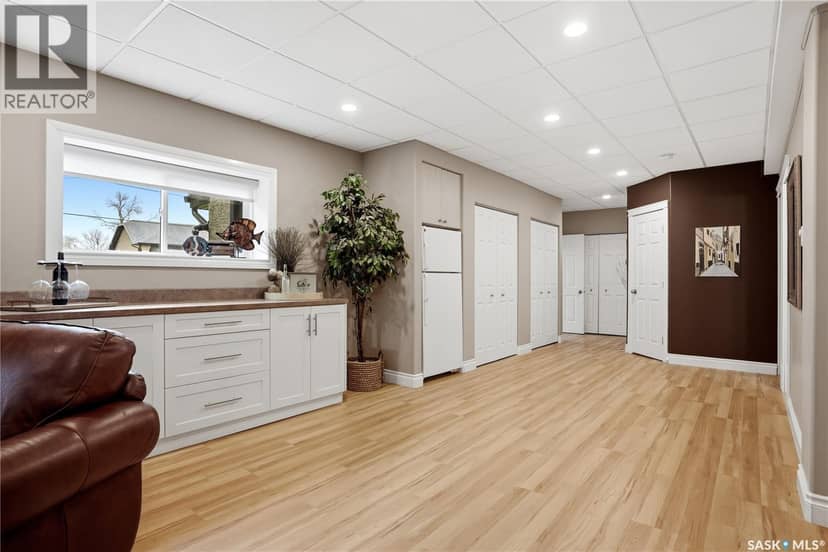 115 Cedar CRESCENT — photo 6 of 40