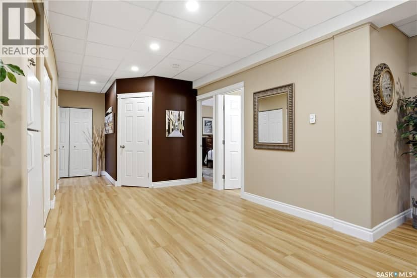 115 Cedar CRESCENT — photo 8 of 40