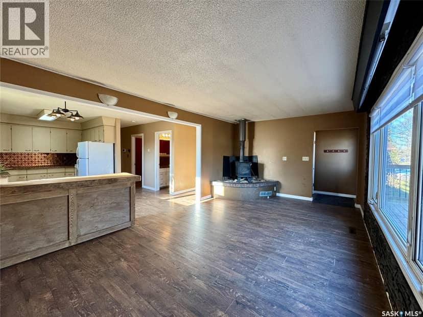 103 Cottonwood CRESCENT — photo 5 of 40