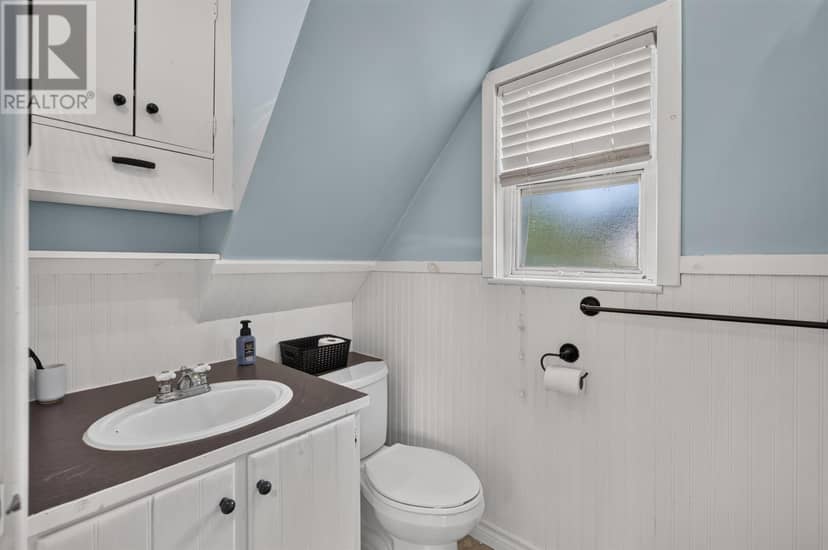 7 MacArthur Drive — photo 16 of 40