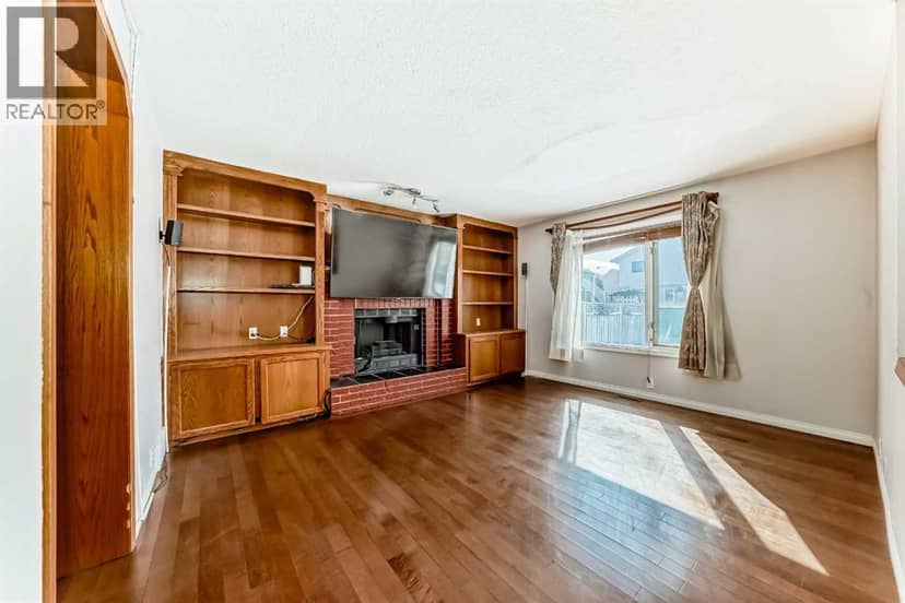 207 Eldorado Close NE — photo 11 of 40