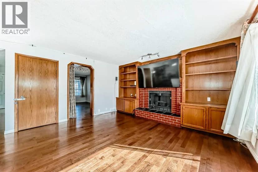 207 Eldorado Close NE — photo 12 of 40