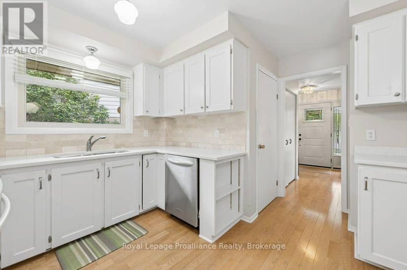 18 Conger Place — photo 16 of 40