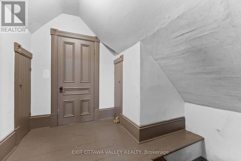 283 & 285 William Street — photo 17 of 37
