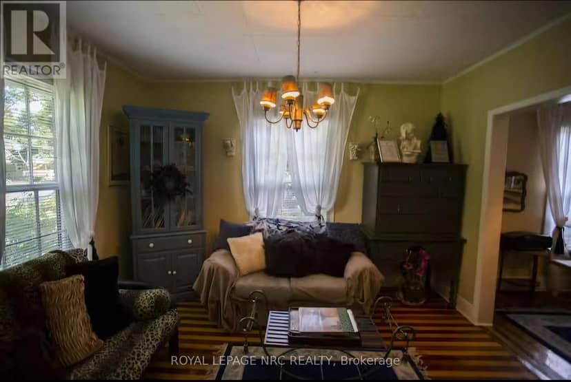 156 Mary Street — photo 3 of 17