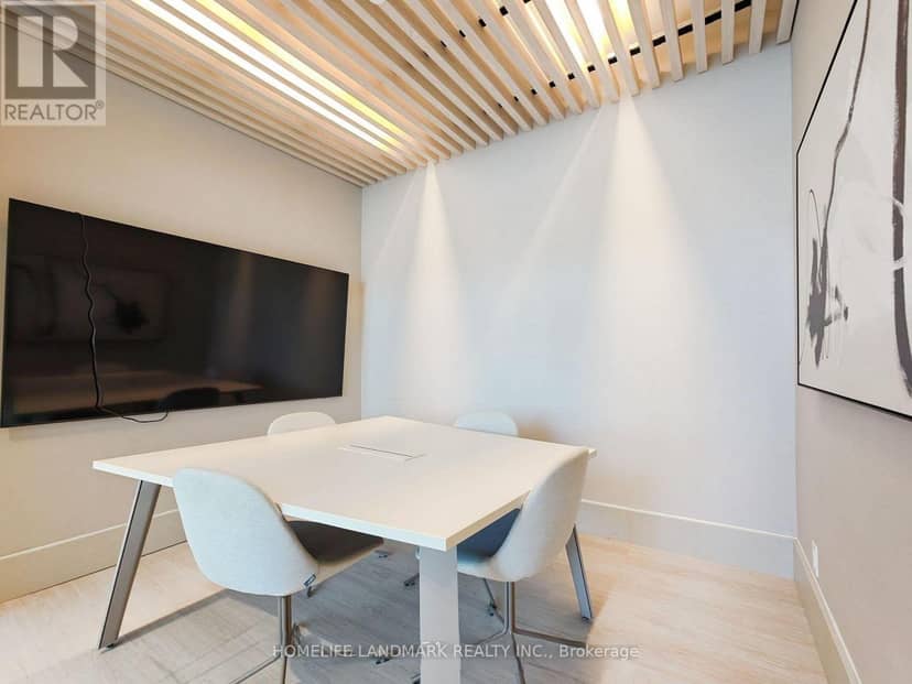535 - 2020 Bathurst Street — photo 11 of 17