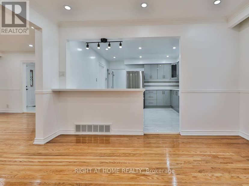 9 Allister Avenue — photo 13 of 40