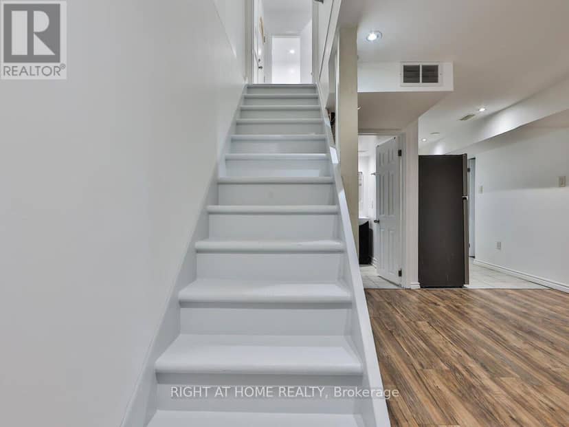 9 Allister Avenue — photo 33 of 40