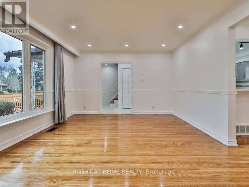 9 Allister Avenue — photo 7 of 40