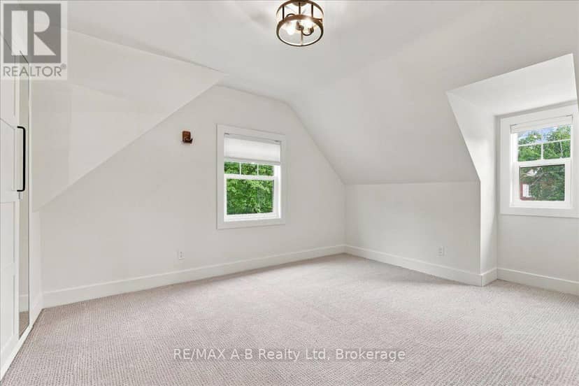 143 Britannia Street — photo 19 of 39