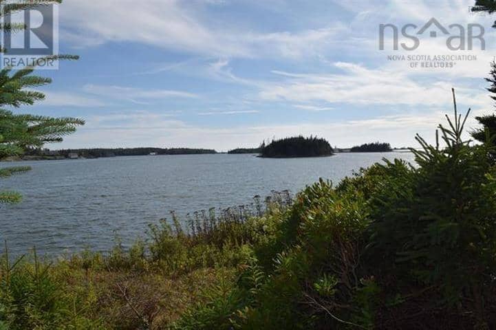 22-2 1984 Ostrea Lake Road — photo 11 of 13