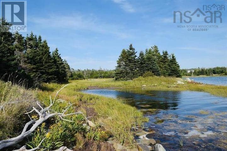 22-2 1984 Ostrea Lake Road, Ostrea Lake, photo 3