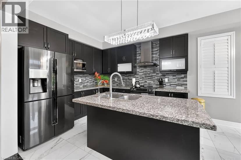 484 GREENWOOD Drive — photo 18 of 40