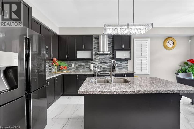 484 GREENWOOD Drive — photo 19 of 40