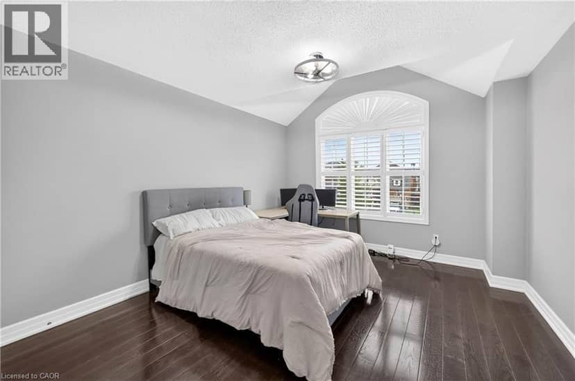 484 GREENWOOD Drive — photo 33 of 40