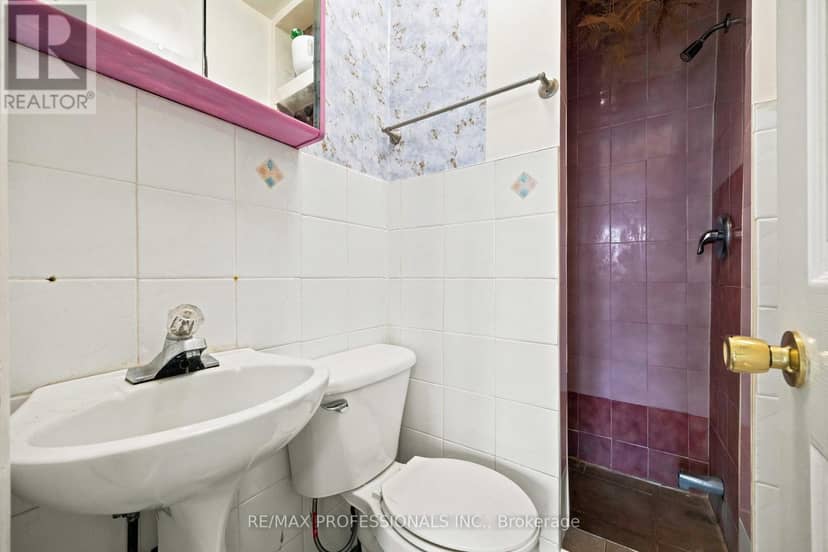 166 Caledonia Road — photo 21 of 34