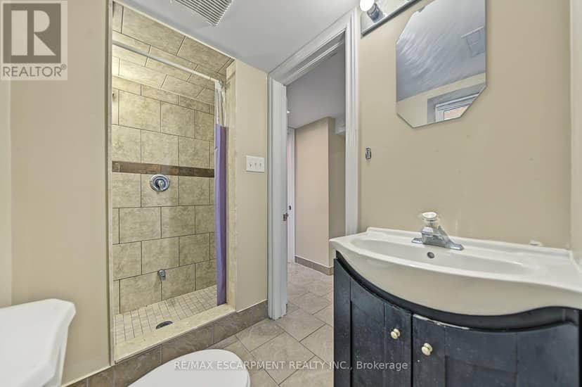 270 Weir Street N — photo 21 of 39