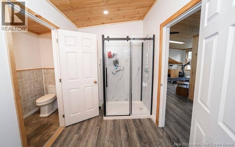 51 Hillcrest Drive — photo 18 of 20