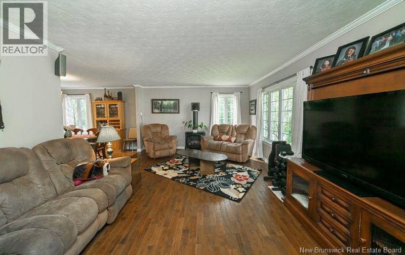 51 Hillcrest Drive — photo 9 of 20