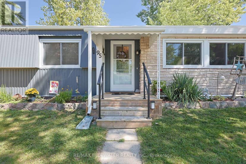 95 Shannon Boulevard — photo 10 of 40