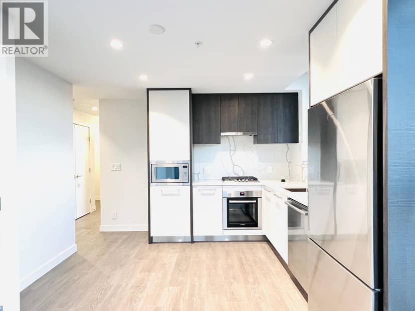 1702 567 CLARKE ROAD, Coquitlam, photo 2