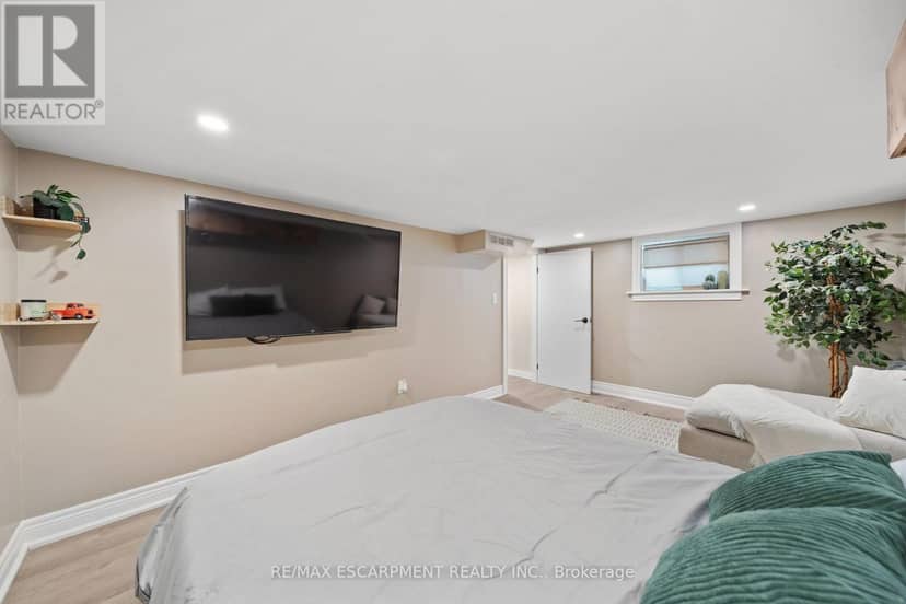 80 Sarah Street — photo 31 of 38