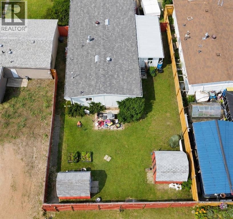 623 5 Avenue W, Hanna, photo 2