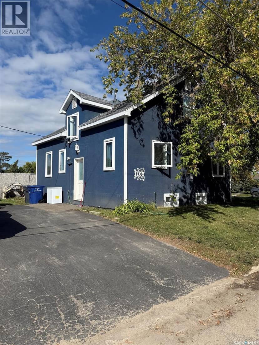 1102 1st Street NE, Carrot River, photo 2