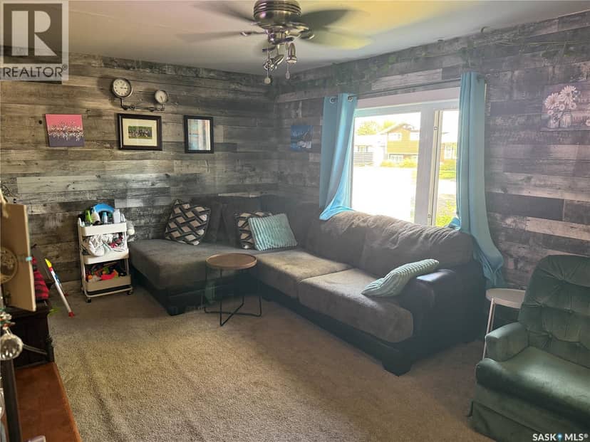 1102 1st Street NE, Carrot River, photo 6