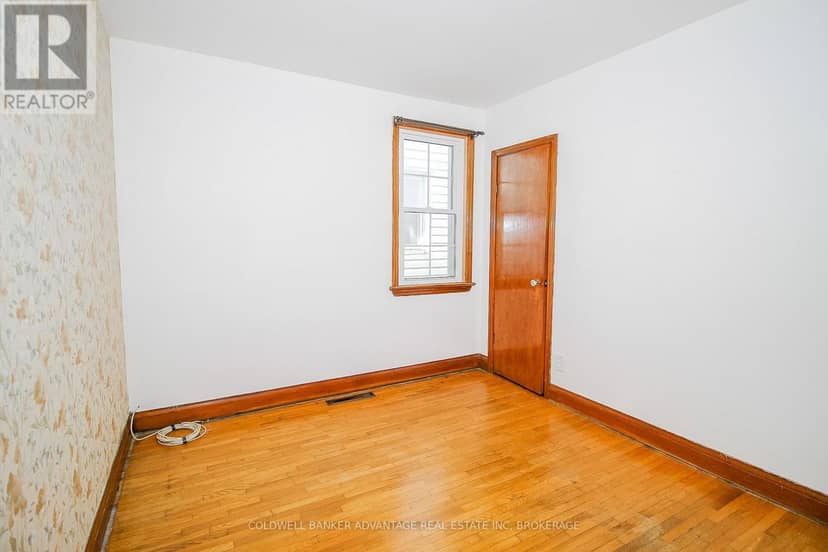 28 Marshall Avenue — photo 16 of 35