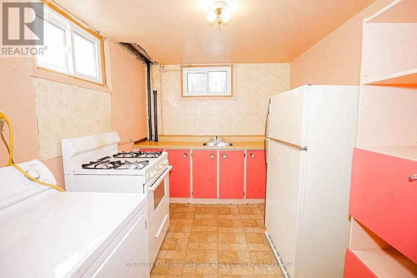 28 Marshall Avenue — photo 21 of 35