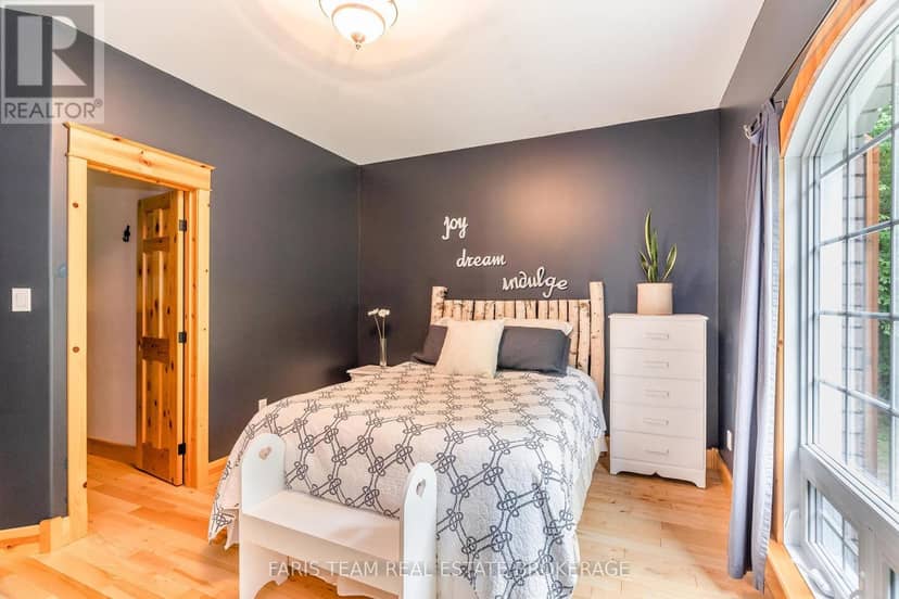 697 Lafontaine Road E — photo 17 of 40