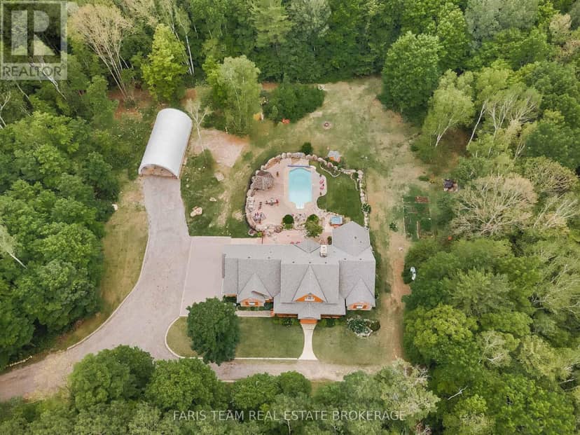 697 Lafontaine Road E, Tiny, photo 2