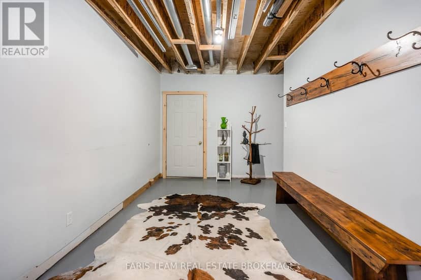 697 Lafontaine Road E — photo 26 of 40