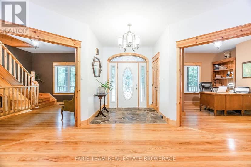 697 Lafontaine Road E, Tiny, photo 3