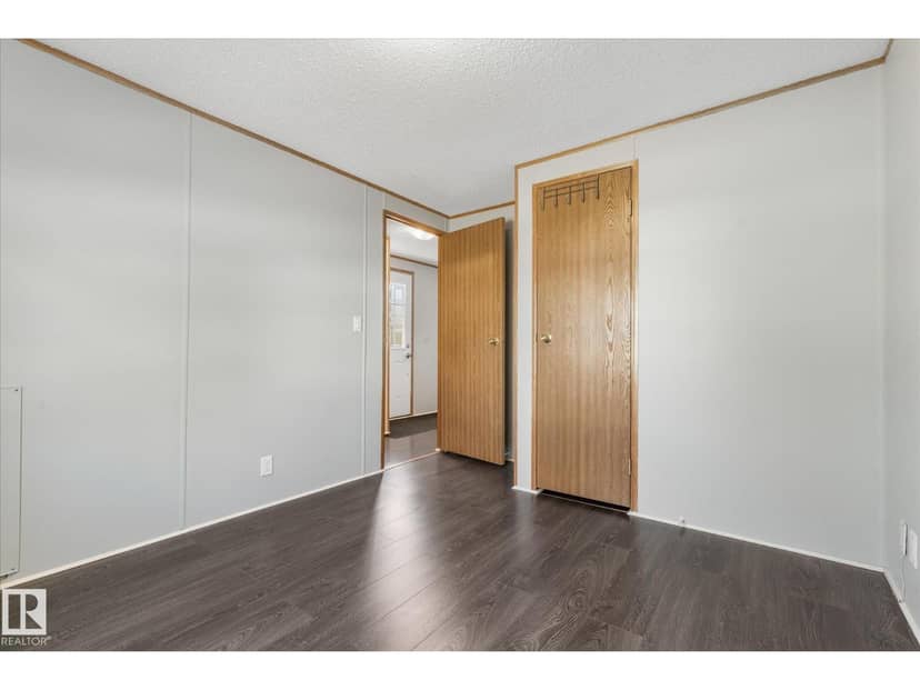 9 3400 48 ST — photo 34 of 40