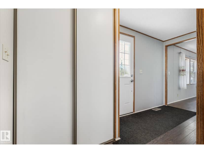 9 3400 48 ST — photo 36 of 40