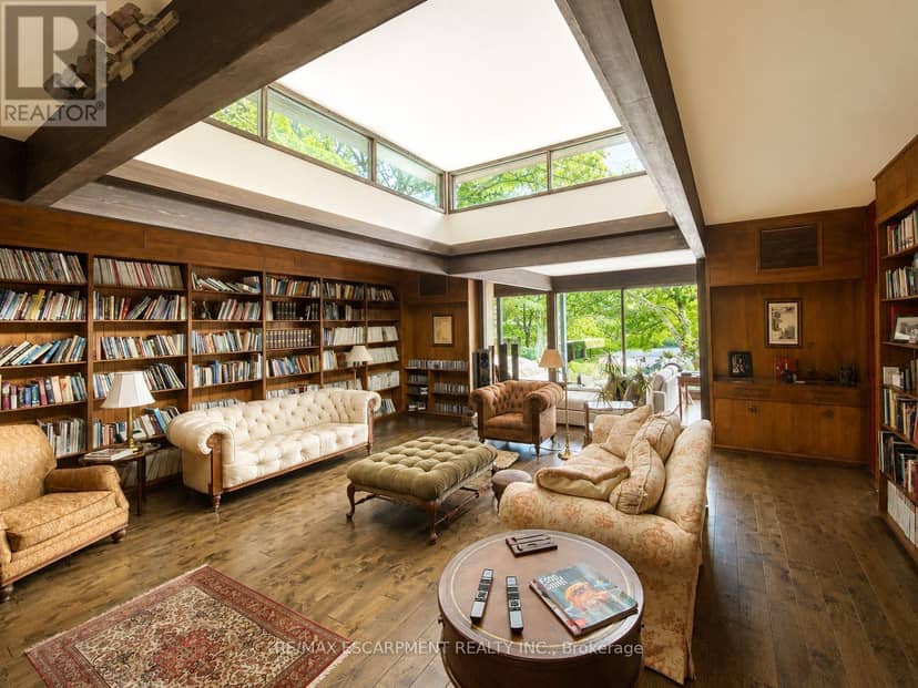 10 Brookfield Road — photo 7 of 11