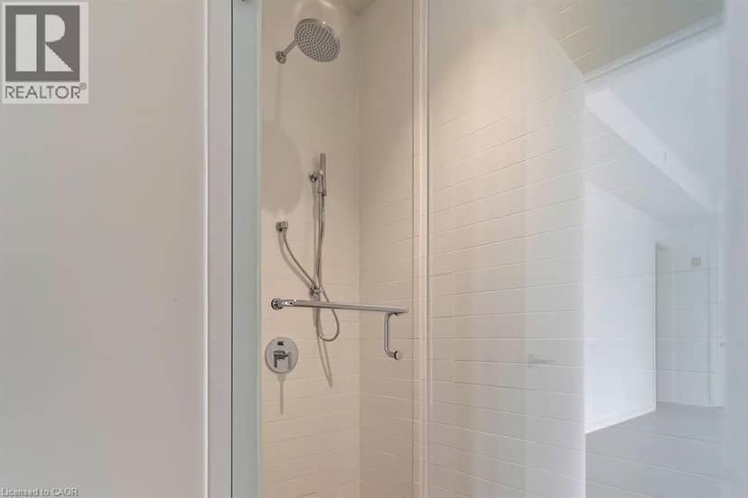 123 MAURICE Drive Unit# 201 — photo 9 of 32