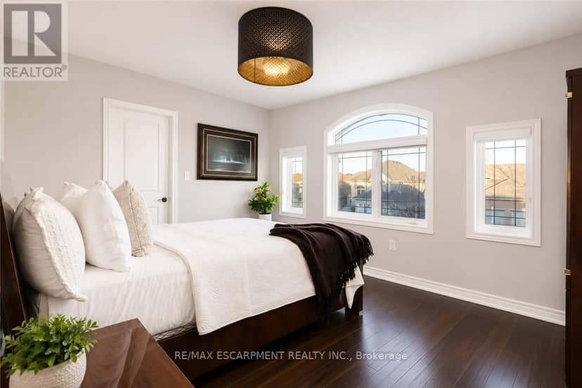 41 Creanona Boulevard — photo 18 of 29