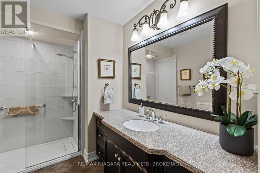 3 - 175 Queen Street — photo 24 of 40