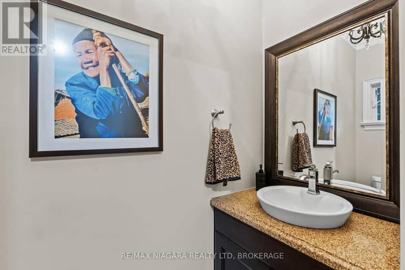 3 - 175 Queen Street — photo 32 of 40