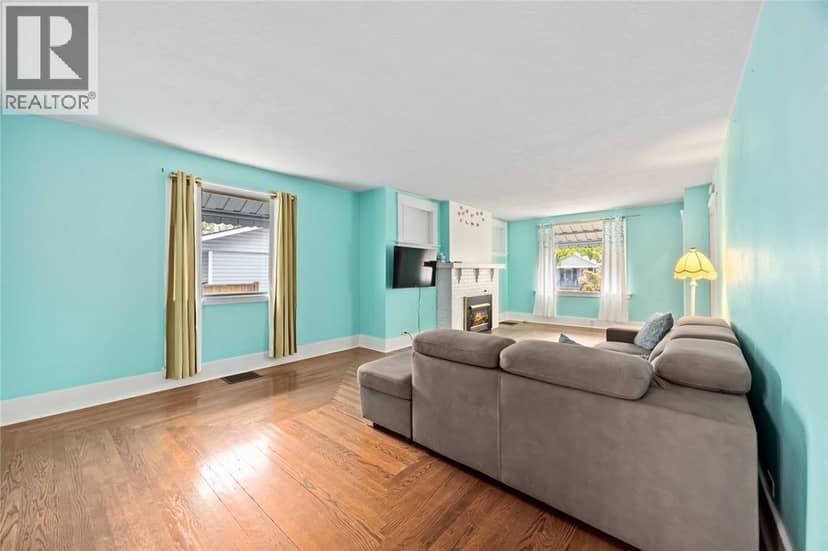 192 PENROSE STREET North — photo 3 of 12