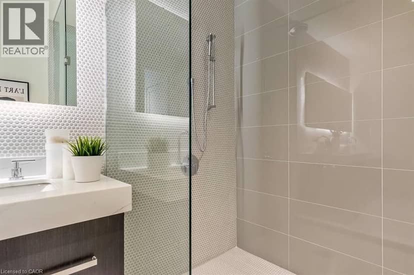123 MAURICE Drive Unit# 105 — photo 18 of 40