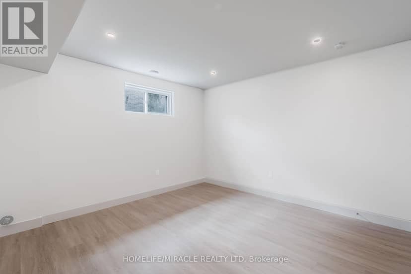 245 Tamarack Boulevard — photo 28 of 40