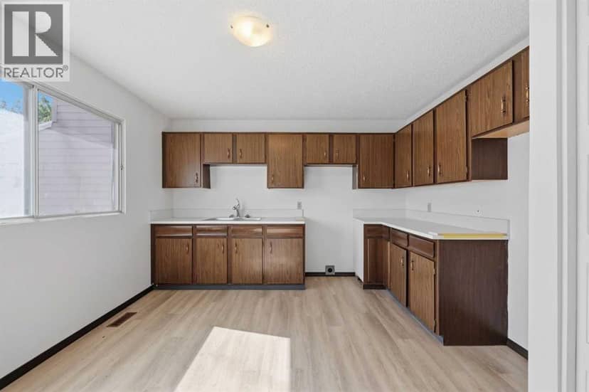 222 Marlborough Way NE, Calgary, photo 8