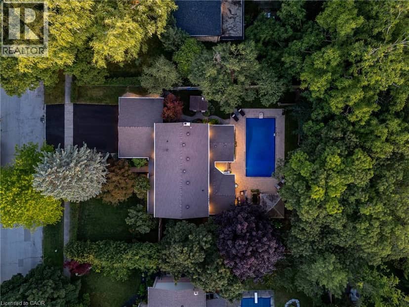 240 COLCHESTER Drive — photo 4 of 40